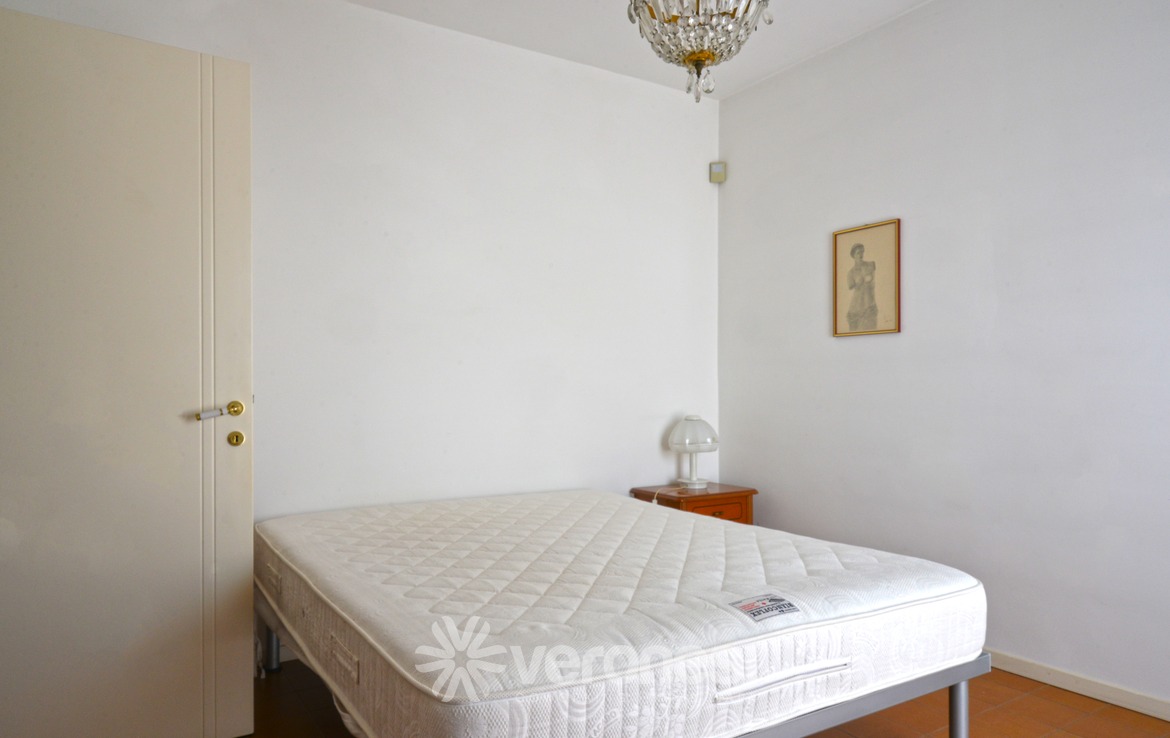 Appartamento arredato con terrazzo e posto auto