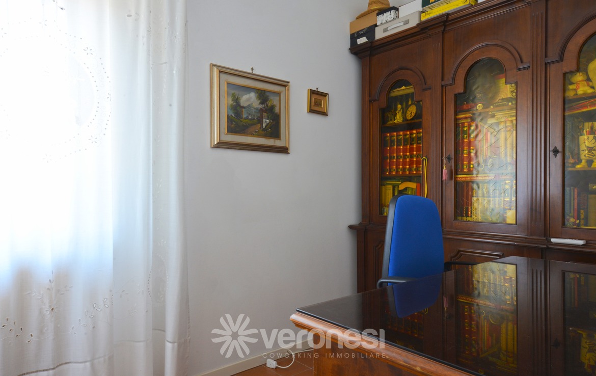 Appartamento arredato con terrazzo e posto auto
