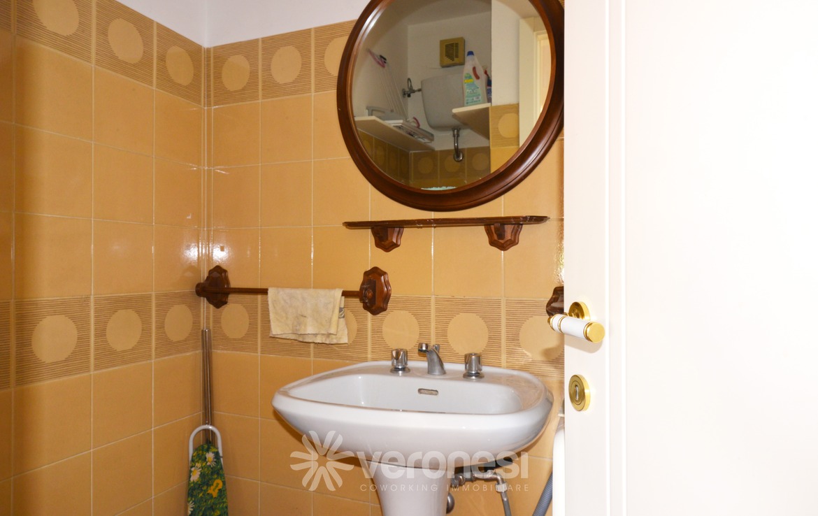 Appartamento arredato con terrazzo e posto auto
