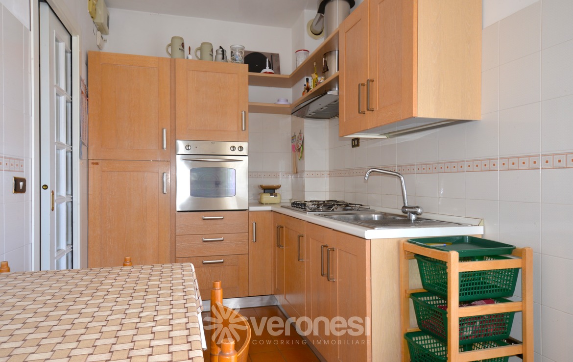 Appartamento arredato con terrazzo e posto auto