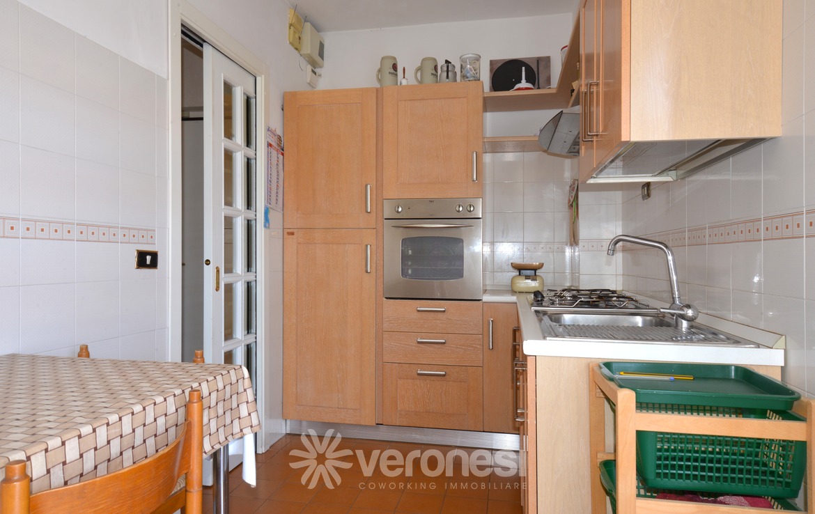 Appartamento arredato con terrazzo e posto auto