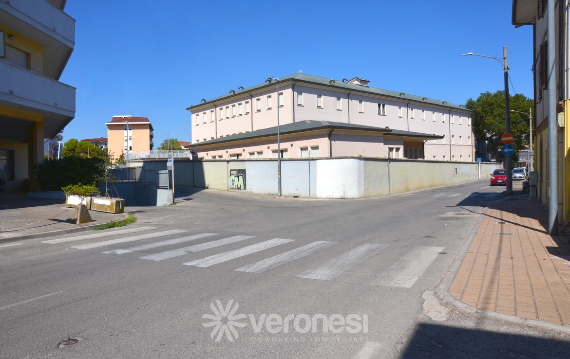Luminoso ed ampio appartamento con garage